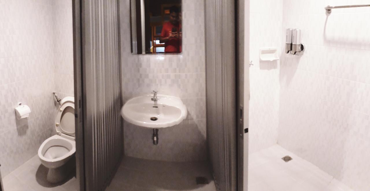 Frutta Hostel Patong Eksteriør billede